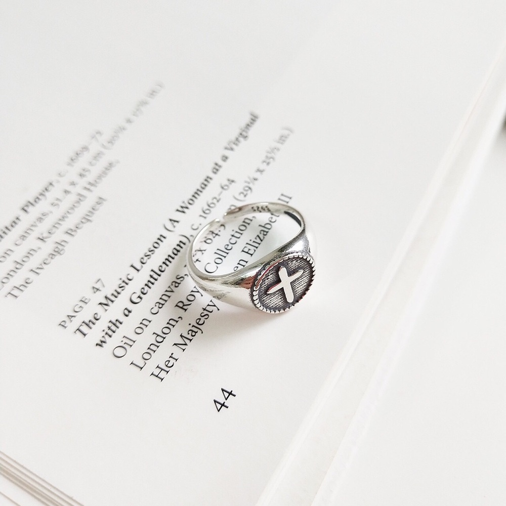 Vintage Sterling Silver Cross Signet Ring - Picture 4 of 8